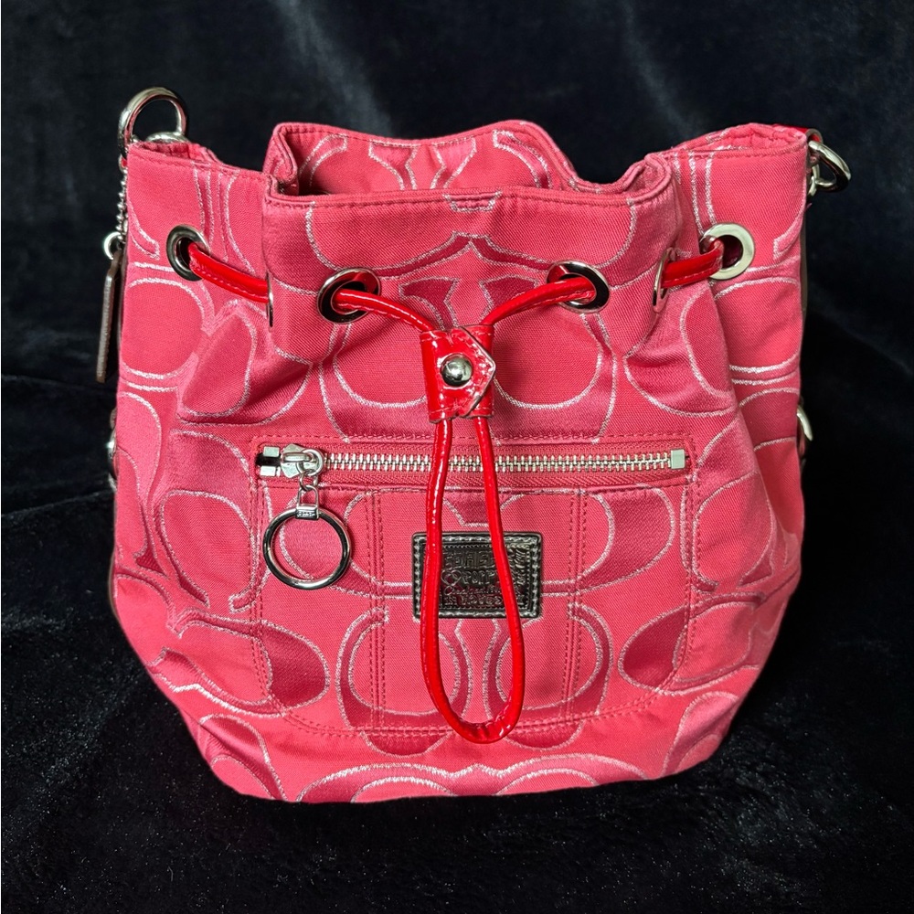 New NWOT Coach Poppy Bucket Bag